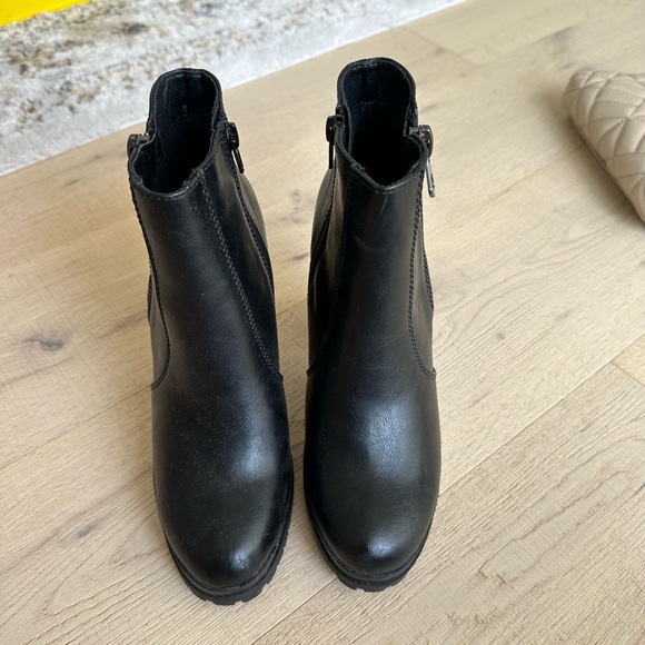 Faux leather boots - NEW - Picture 6 of 7